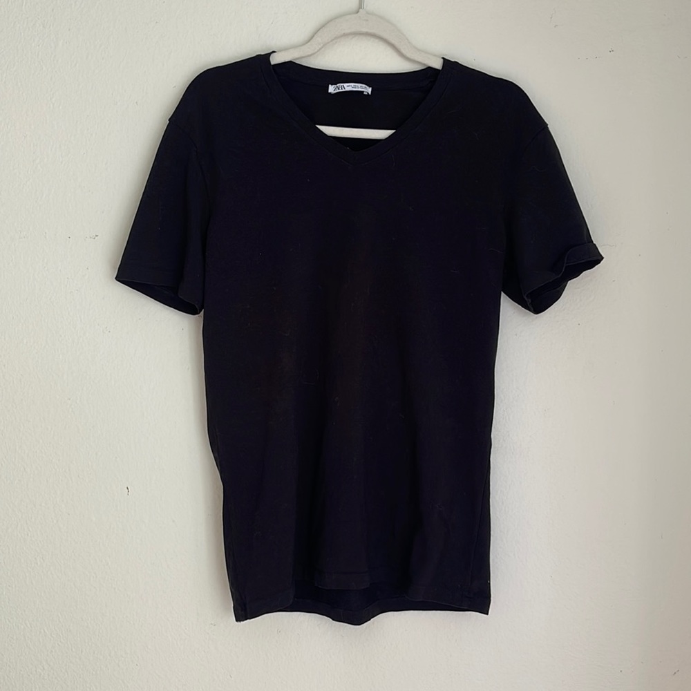 Men’s Black V-neck T-shirt by Zara sz L